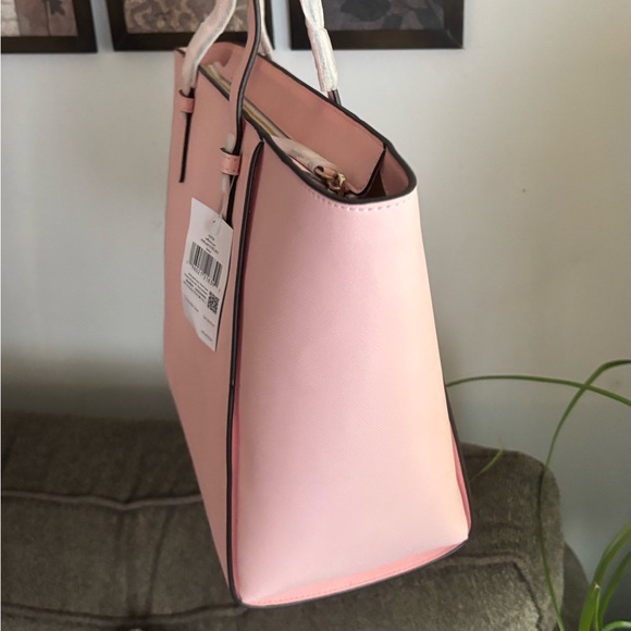 Authentic KATE SPADE Saffiano leathers zip top tote - Picture 5 of 12